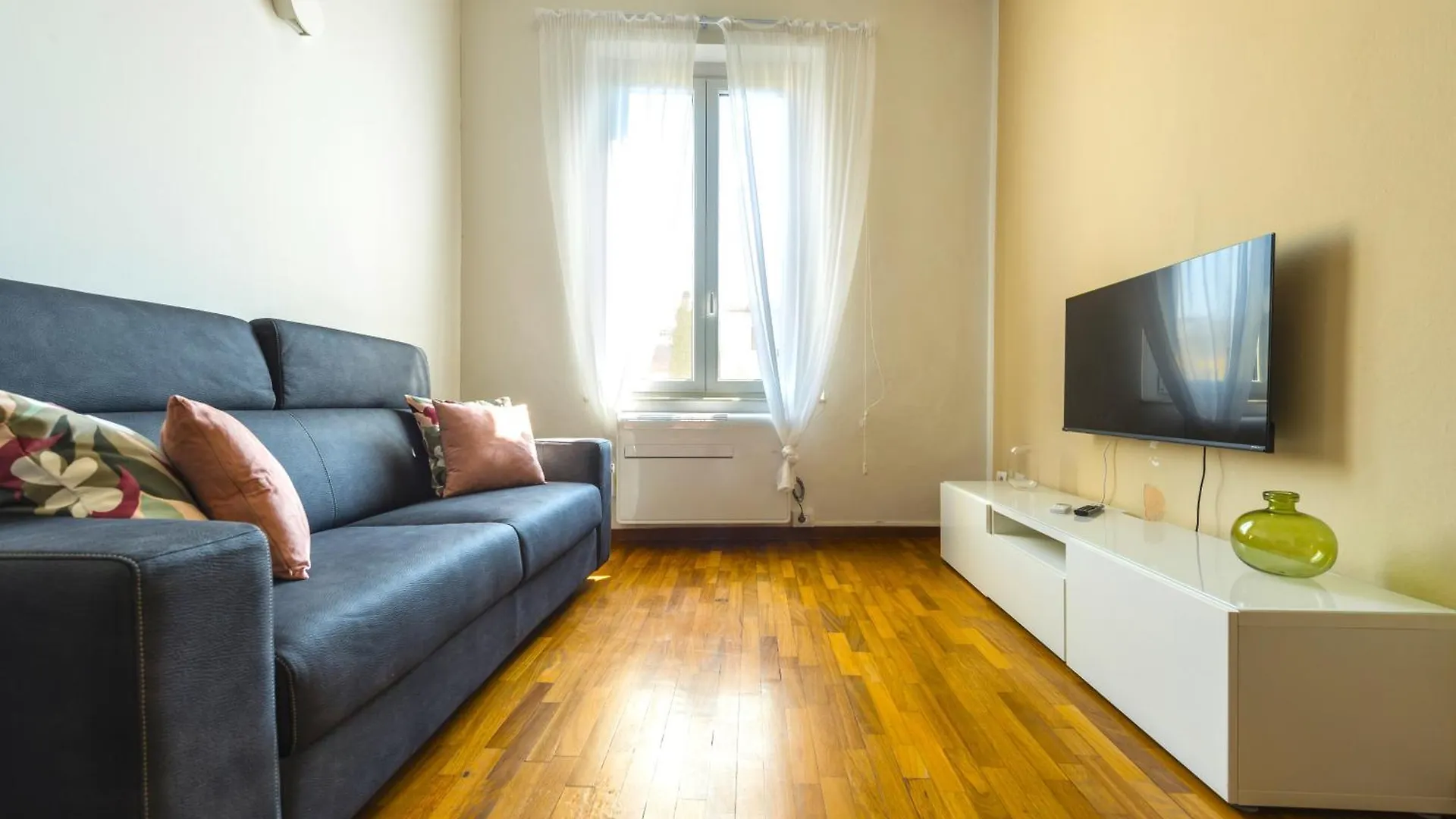 Hostly-Suite Le Maioliche-Near The Tower Pisa Italia